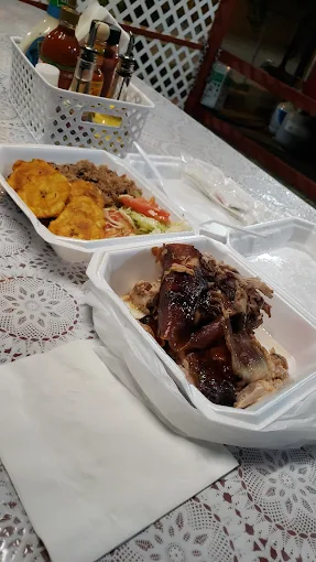 Platillo de El Malecón Restaurant: Restaurante Cubano TEX-MEX en Austin